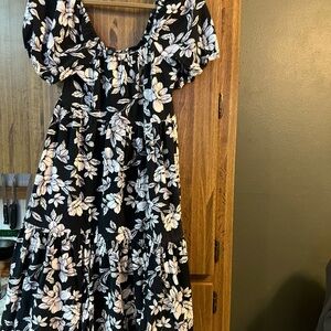 C. Wonder Black and Cream Floral Midi Dress